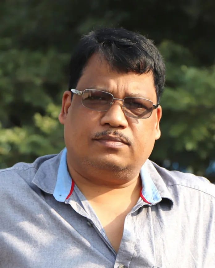 ପ୍ରାୟ ପଚିଶ ବର୍ଷ ଧରି ନିରବରେ କାମ କରିଆସୁଛନ୍ତି ଚିତ୍ରଶିଳ୍ପୀ ବିଶ୍ୱାଳ ସୁଧାକର