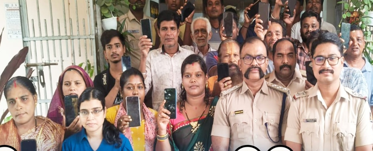 ଭଞ୍ଜନଗର ପୋଲିସ ରବିବାର ହଜିଥିବା ଆଉ ୩୫ଟା ମୋବାଇଲ ଉଦ୍ଧାର