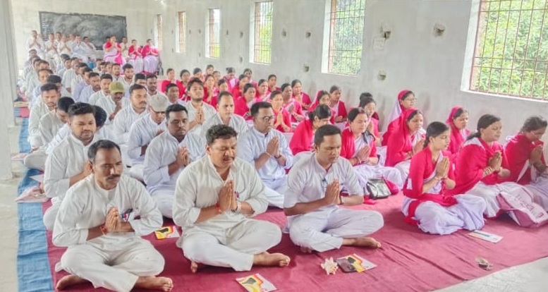 କଳାହାଣ୍ଡି ଜିଲା କର୍ଲାମୁଣ୍ଡା ବ୍ଲକ ସଦରସ୍ଥିତ ସରସ୍ବତୀ ଶିଶୁମନ୍ଦିର ପରିସରରେ ଶିକ୍ଷା ପରିଷଦ ବୈଠକ ଅନୁଷ୍ଠିତ ହୋଇଯାଇଛି