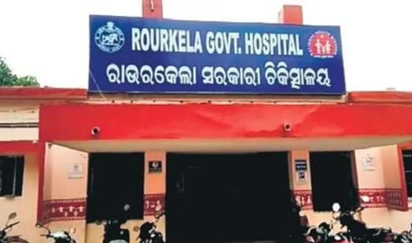 ବନ୍ଦ ଘରେ ଶୋଇଥିବାବେଳେ ନିଆଁରେ ପୋଡ଼ି ବାପା ମୃତ, ଅଳ୍ପକେ ବର୍ତ୍ତିଲେ ପୁଅ